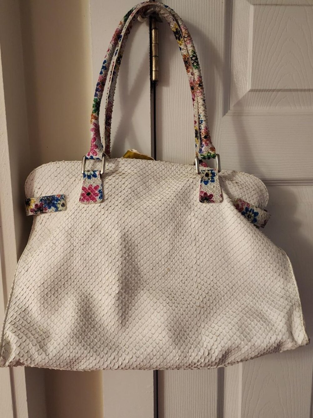 SONDRA ROBERTS SNAKE EMBOSSED WHITE GENUINE LEATHER HOBO TOTE SHOULDER BAG PURSE